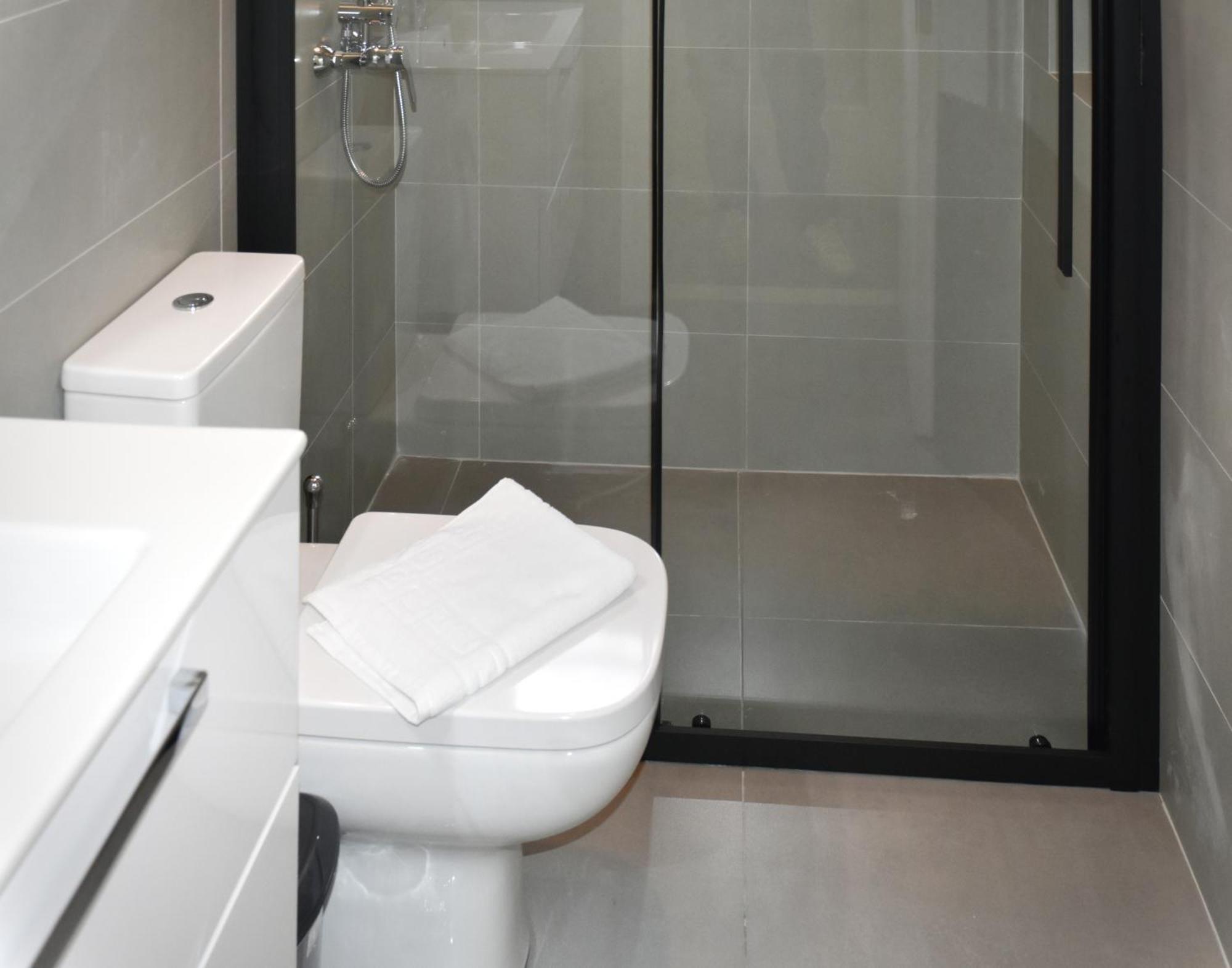 Spacious Modern Apartment In Pagkrati Афины Экстерьер фото